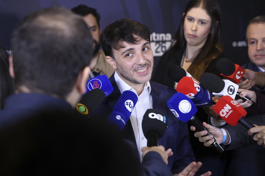 Renan Santos Reports R$795,000 in Assets as He Registers Presidential Bid
